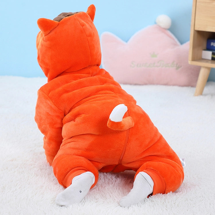 Denna gulliga rävdräkt för barn är gjord av mjukt, orange fleece med en vit mage och en stor, yvig svans med vit spets. Den matchande huva har små öron och ett sött rävansikte, medan de inbyggda skoöverdragen liknar små tassar, vilket gör Dräkten perfekt för både lek och utklädnad.